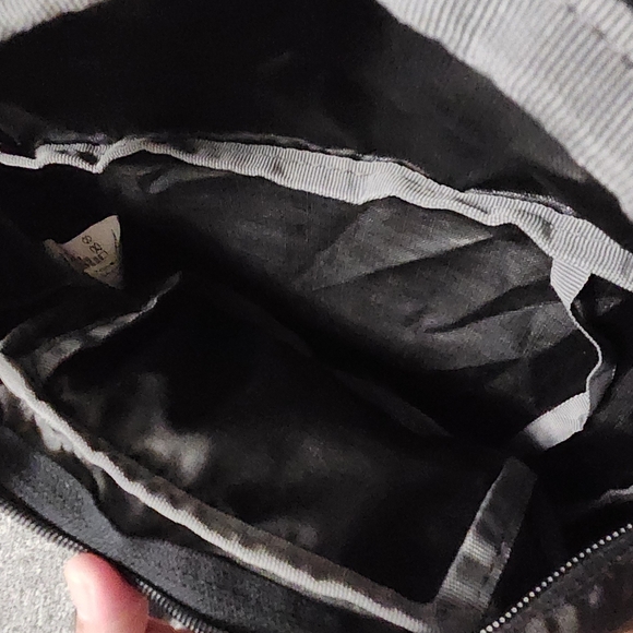 Eddie Bauer Stow Away Waist Bag - Picture 4 of 5